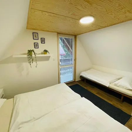 Lesna Apartament *
